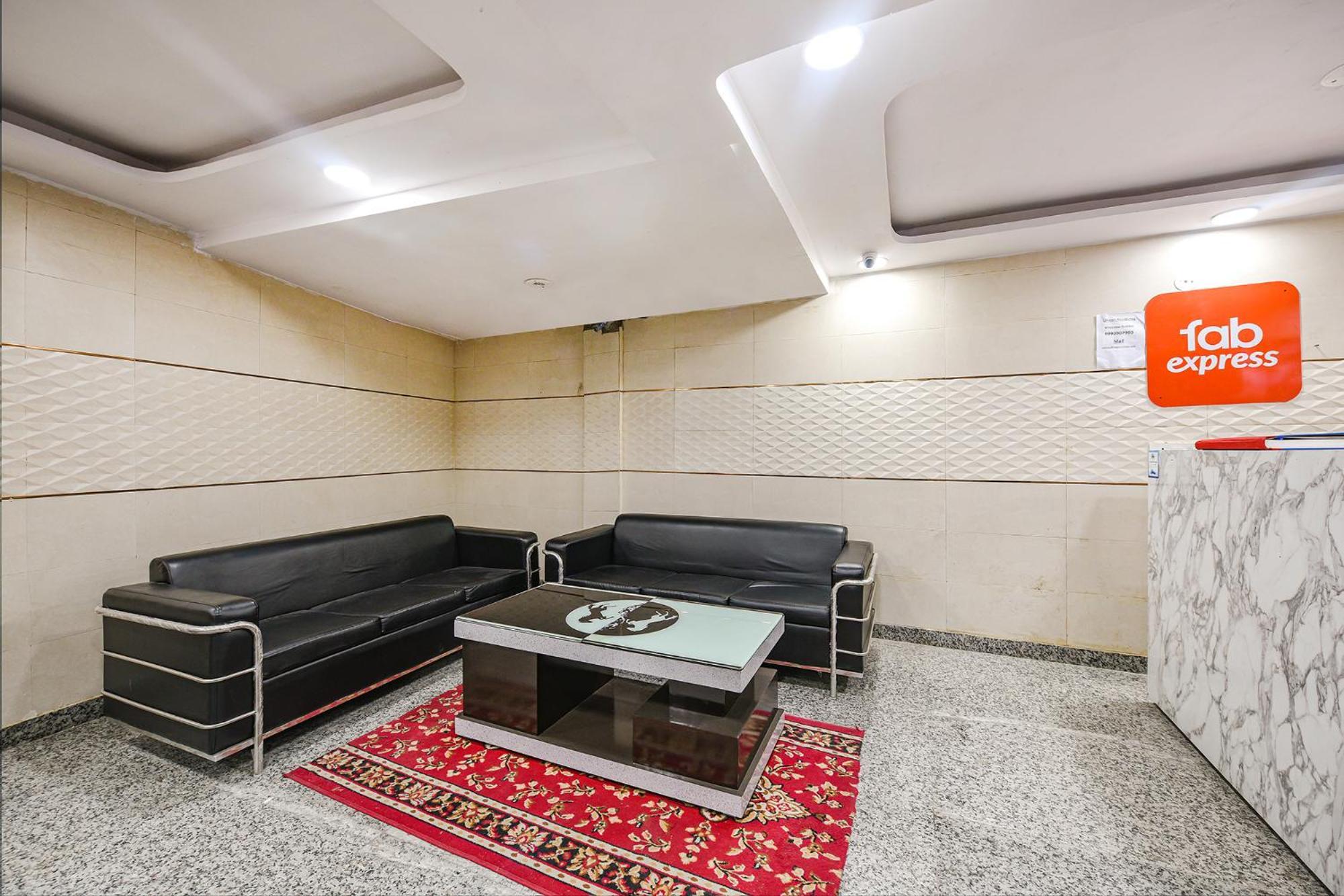 Fabexpress Unicon Hotel New Delhi Exterior photo